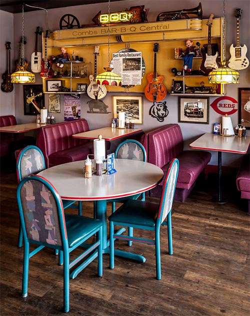Interior of Combs BBQ
